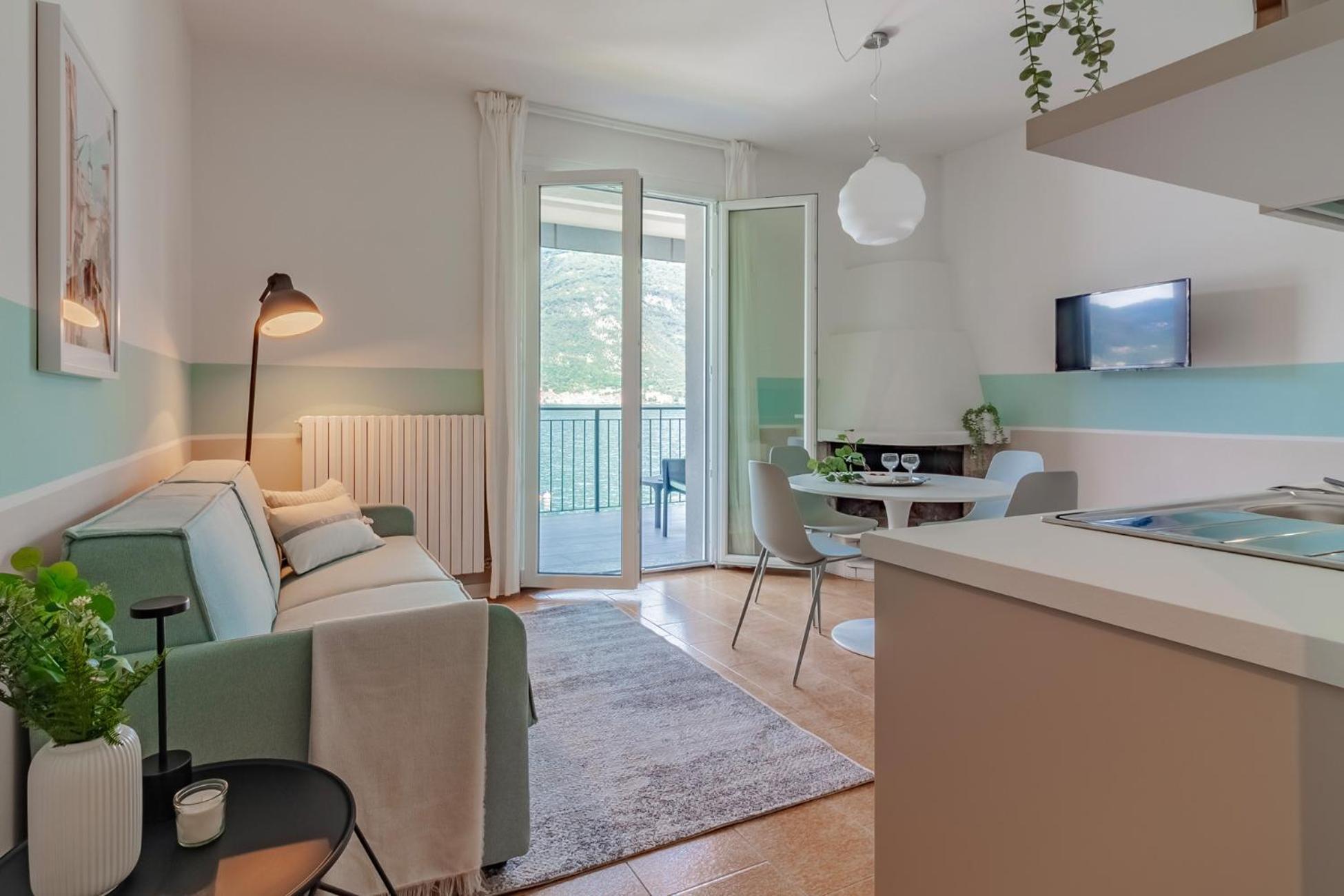 Ninfea Apartments By Wonderful Italy Lezzeno Luaran gambar