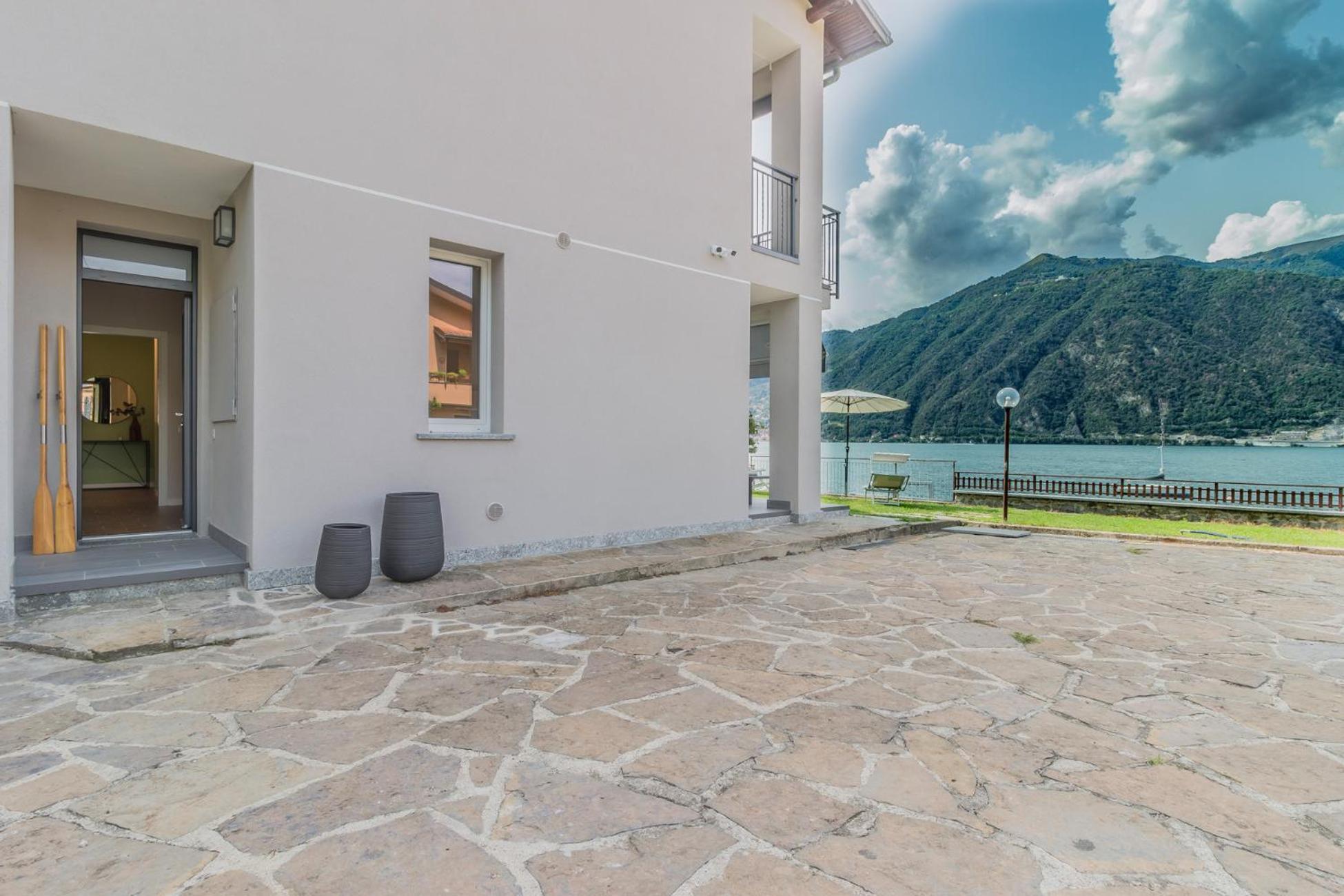 Ninfea Apartments By Wonderful Italy Lezzeno Luaran gambar