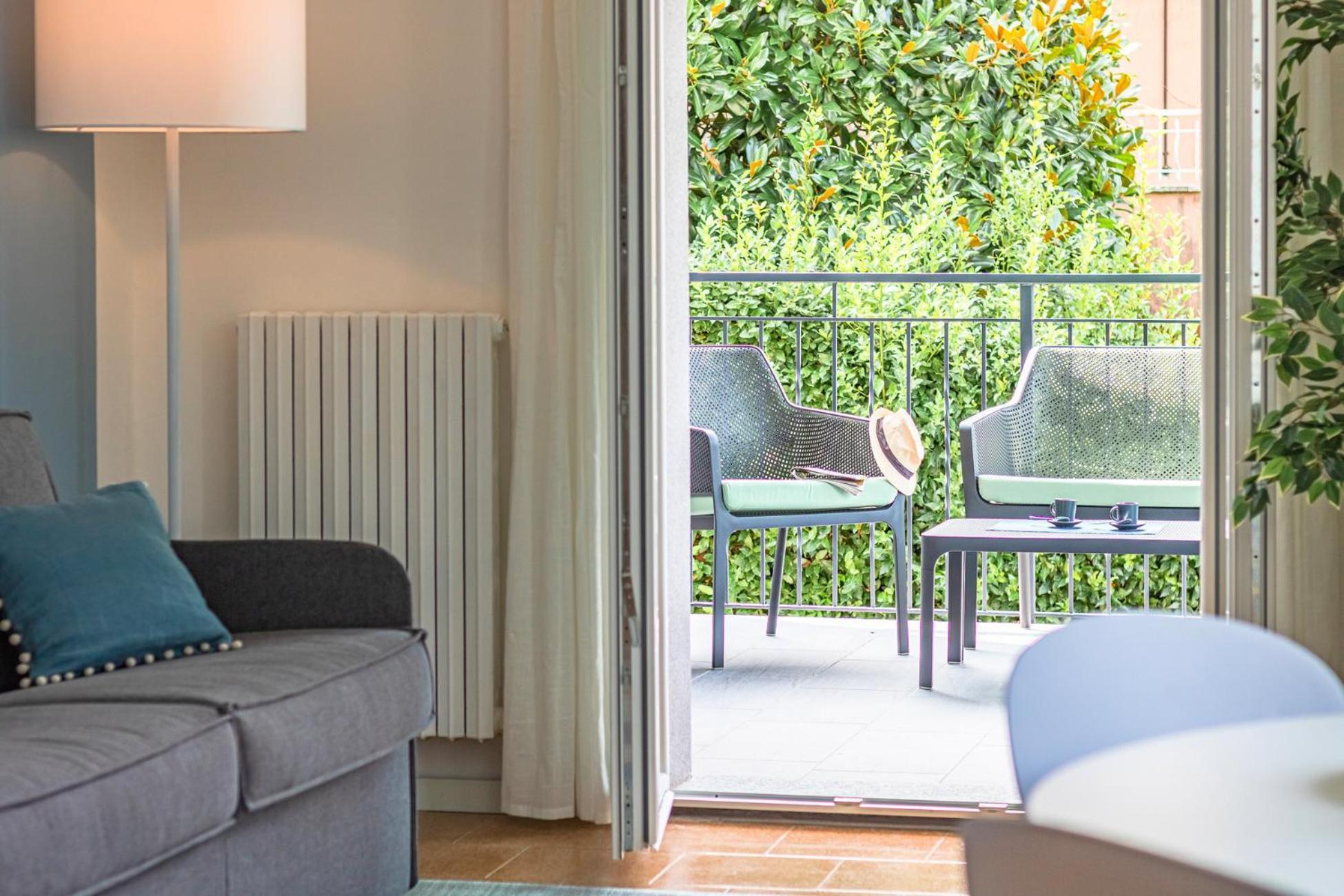 Ninfea Apartments By Wonderful Italy Lezzeno Luaran gambar